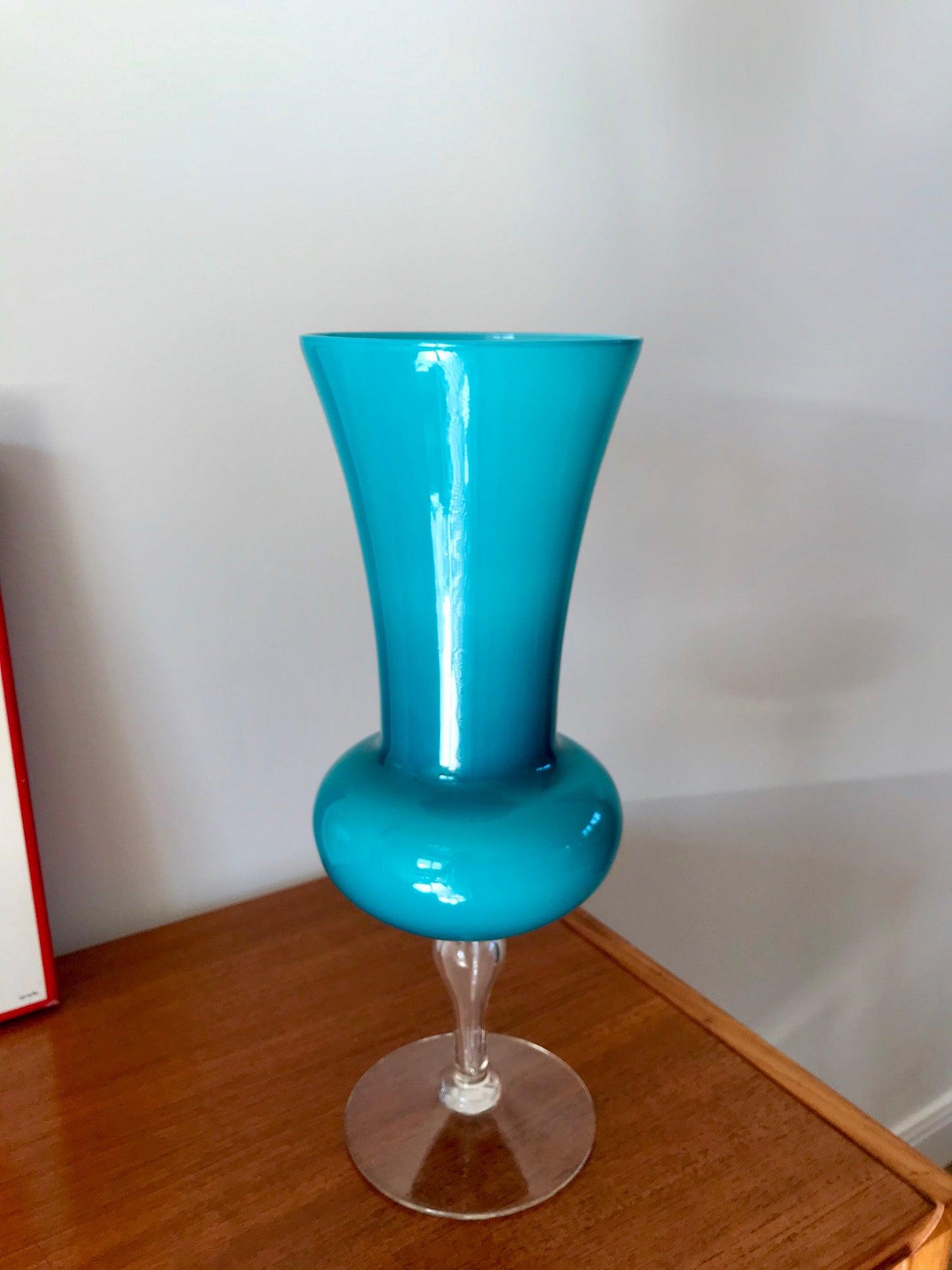 Grand vase en opaline bleu géant années 50-70