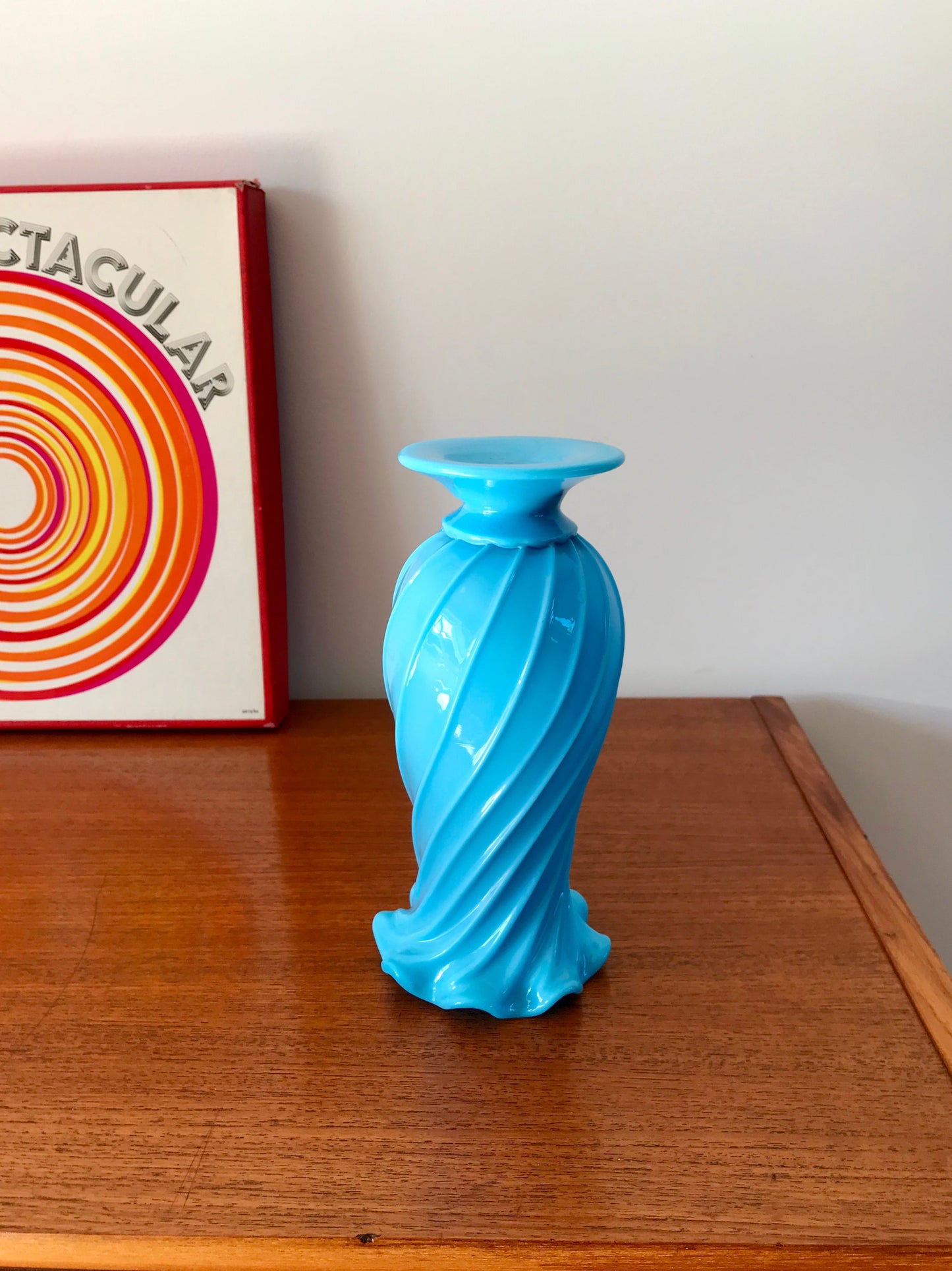 Vase en opaline bleu plissé années 30-40