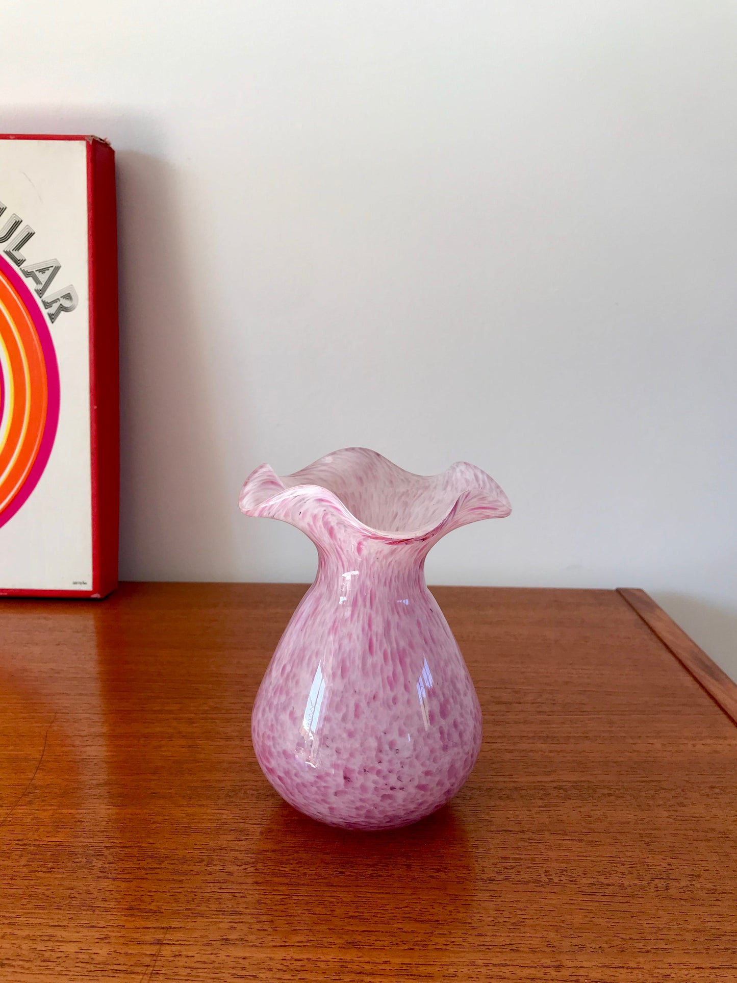 Vase en verre de Clichy rose début XXème