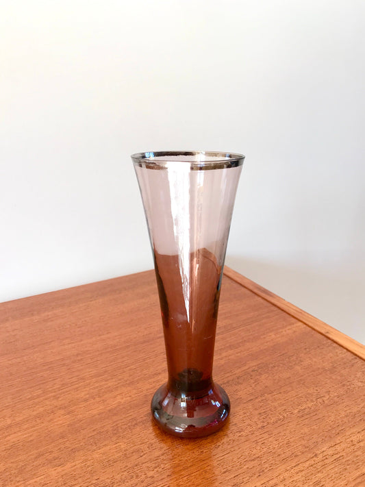 Vase en verre violet design années 70