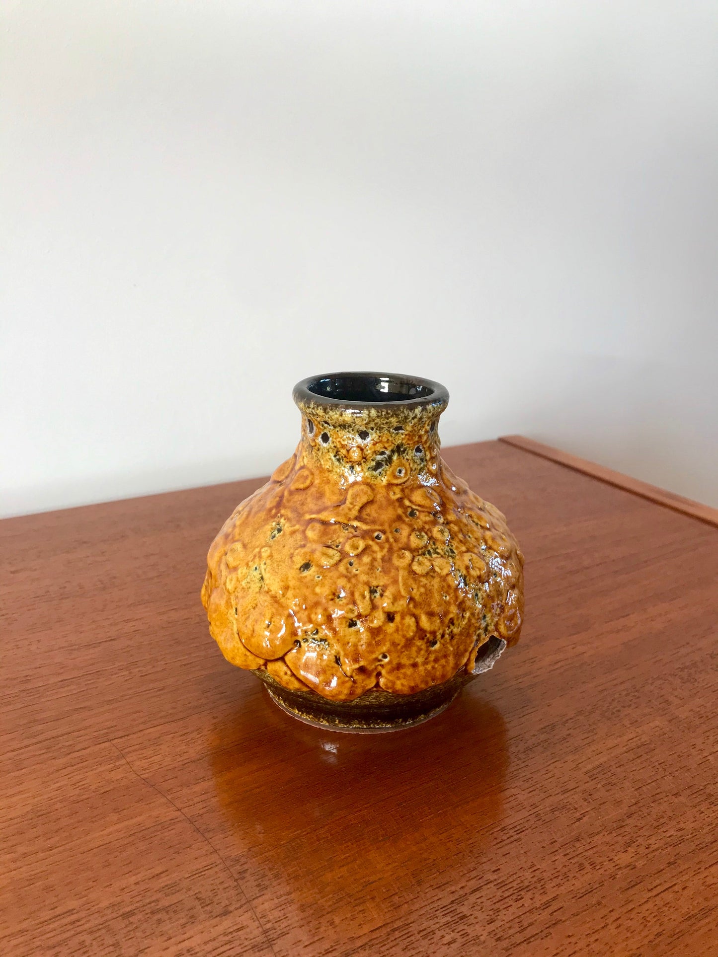 Vase en céramique jaune Fat Lava années 70