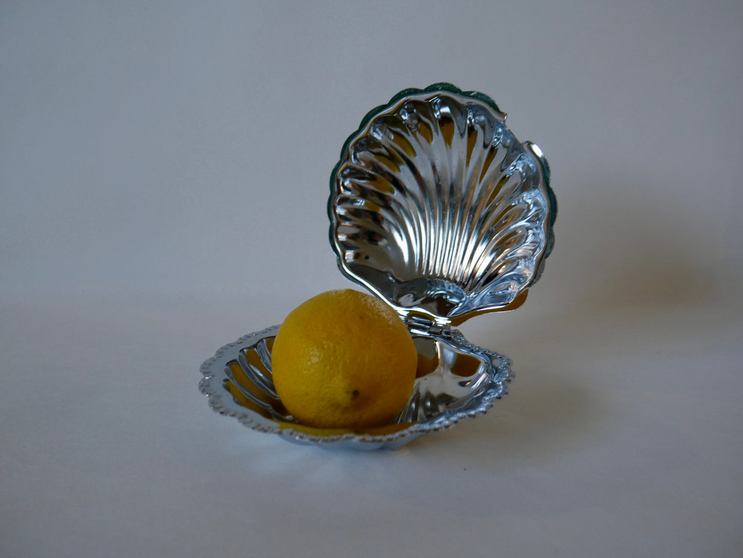 Coquillage vide-poche en métal argenté années 60-70