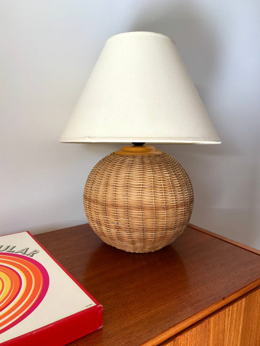 Grande lampe en céramique et osier avec abat-jour en lin années 60-70