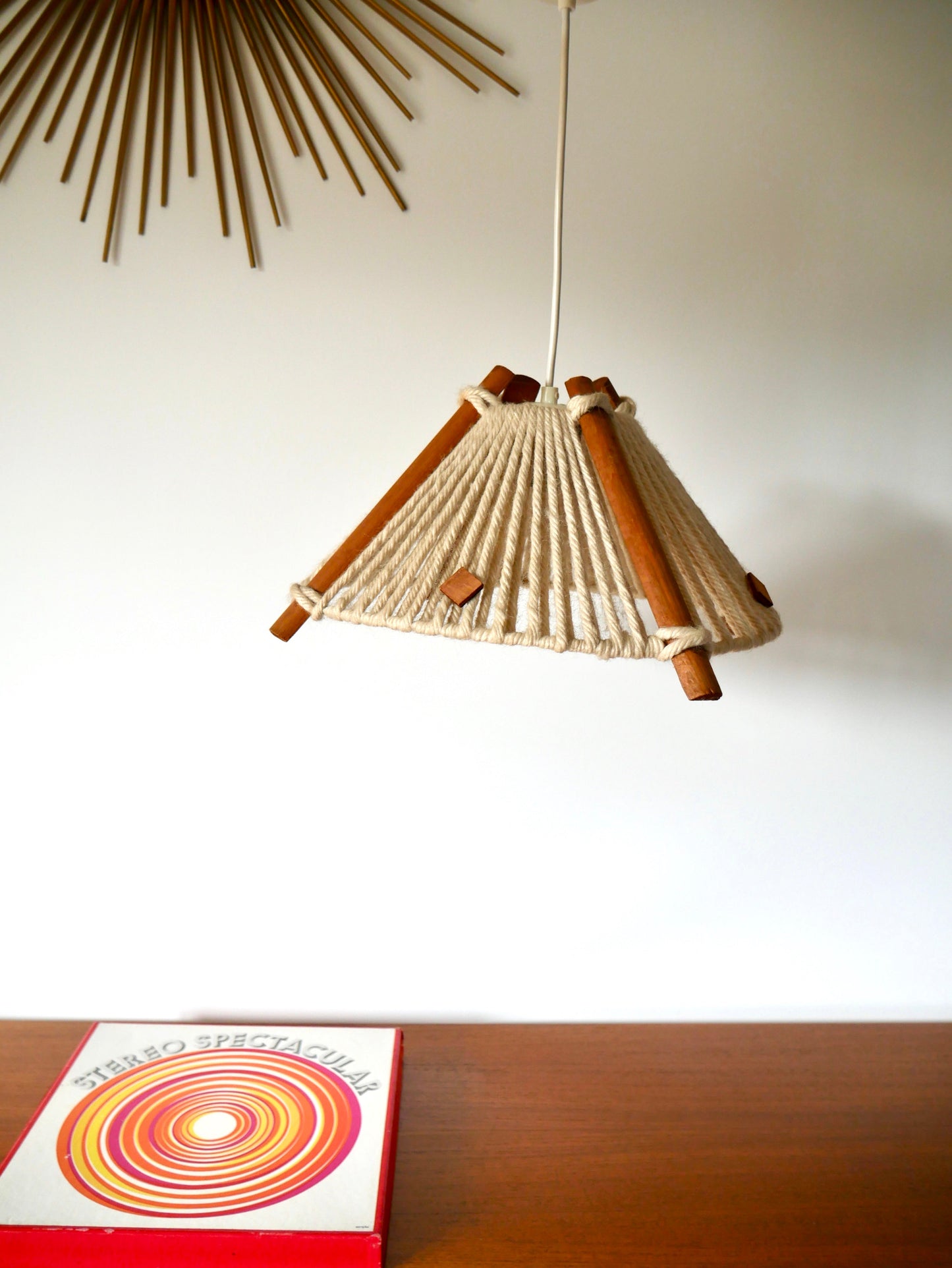 Suspension scandinave en bois et laine Made in RDA années 60-70