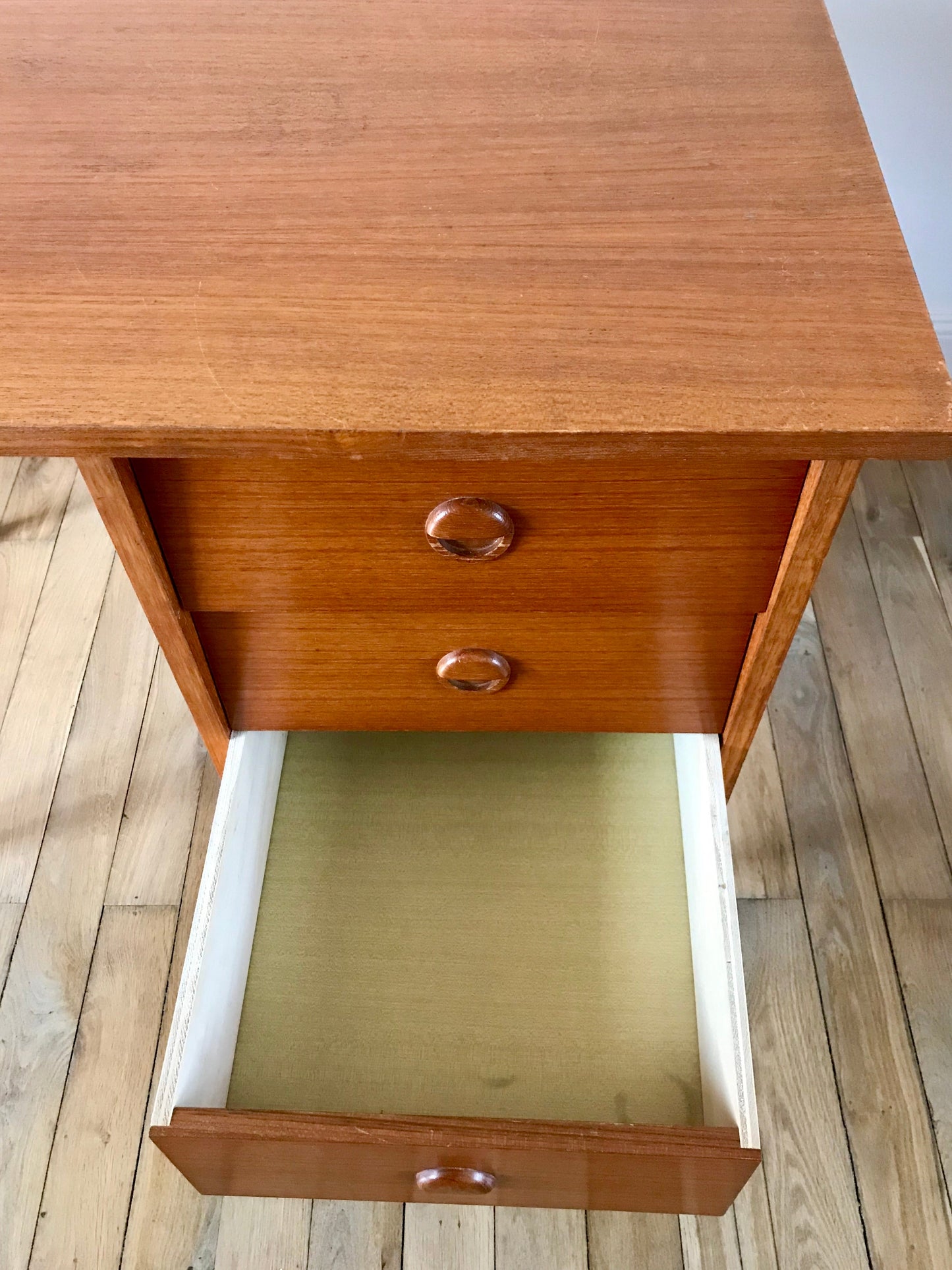 Bureau design scandinave en hêtre Mid Century Circa 1950