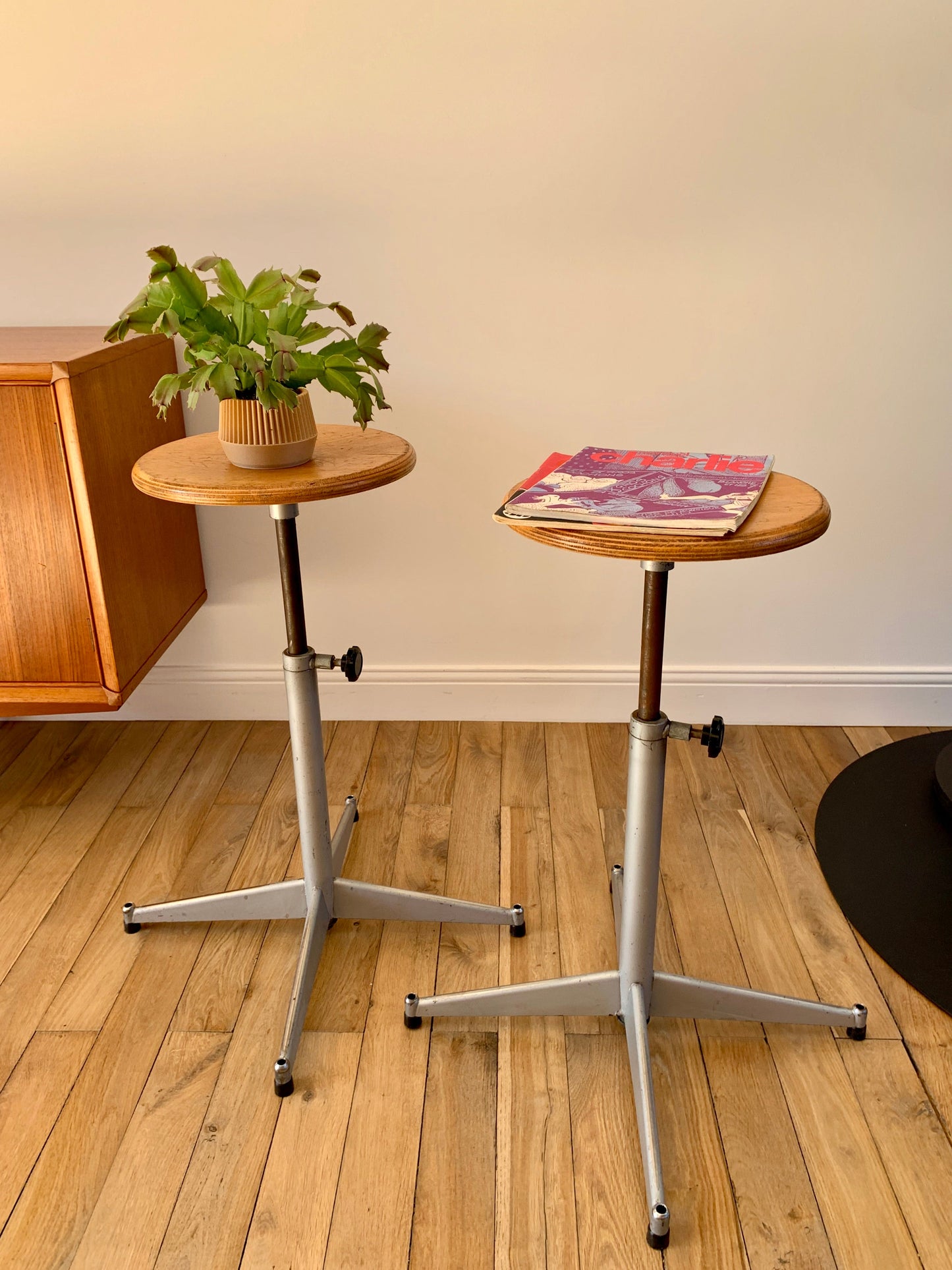 Tabouret d'atelier industriel design Made in France hauteur réglable années 70