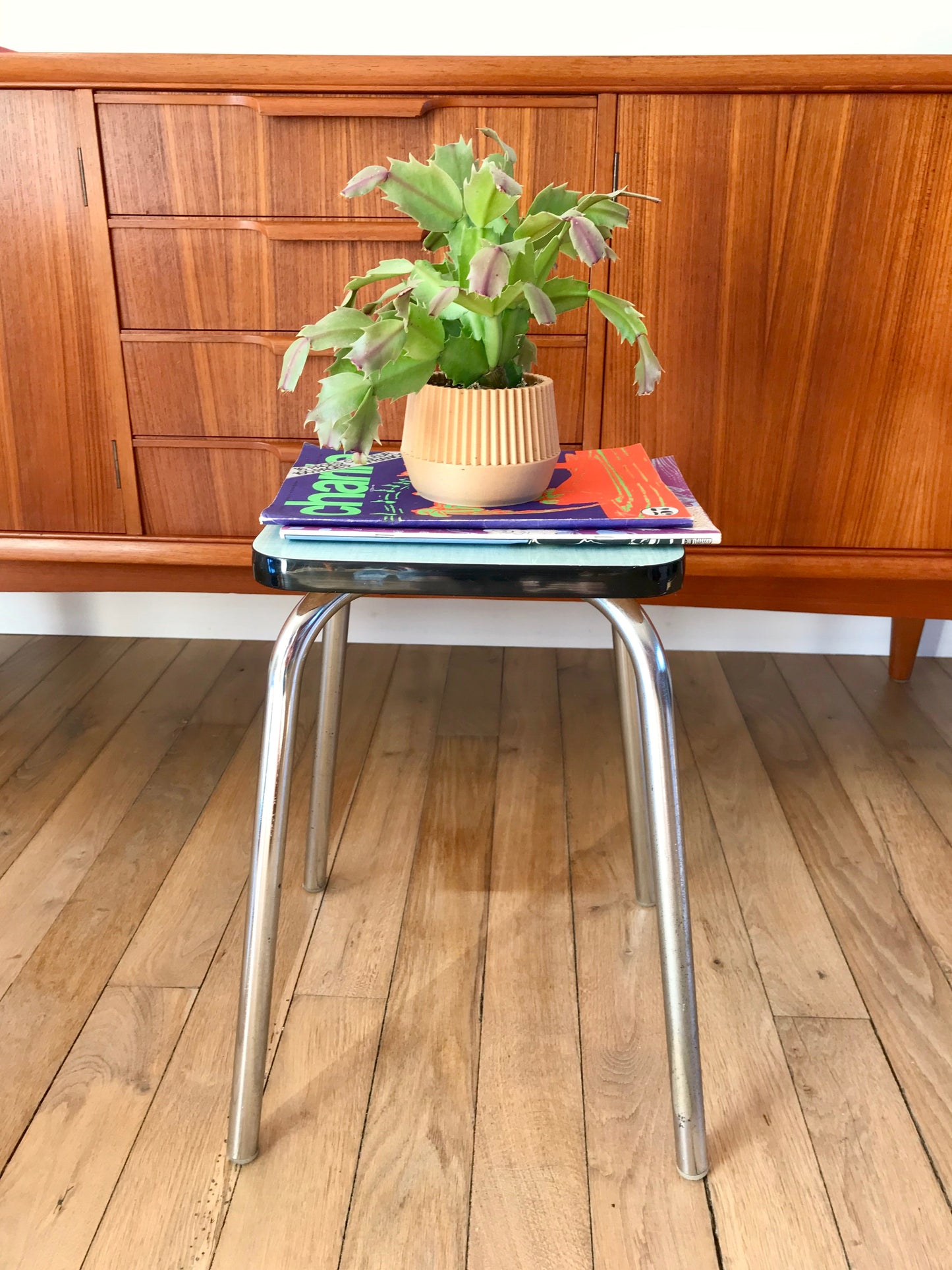 Tabouret en formica vert années 70