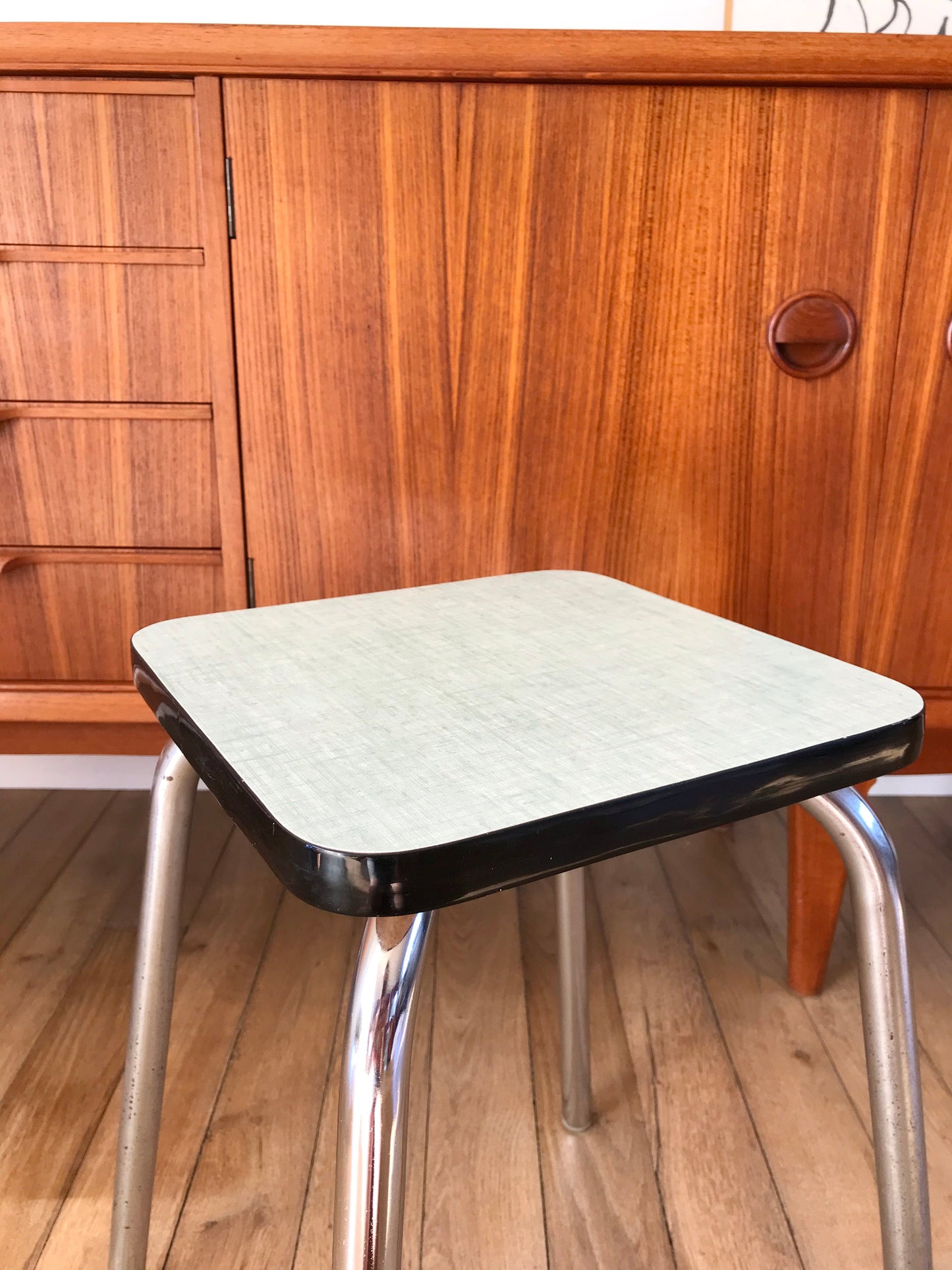 Tabouret en formica vert années 70