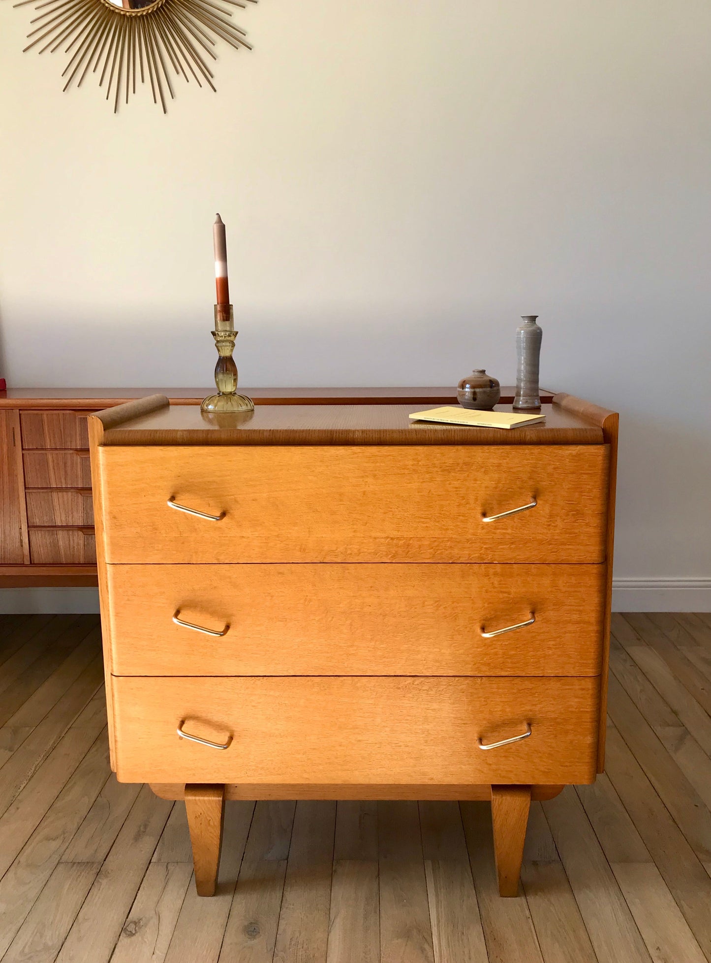 Commode design scandinave en chêne blond Mid Century Circa 1950