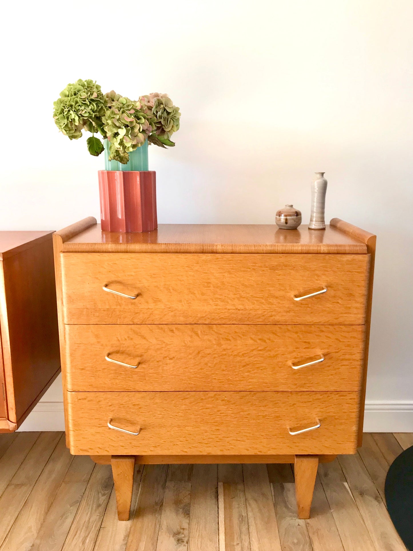 Commode design scandinave en chêne blond Mid Century Circa 1950