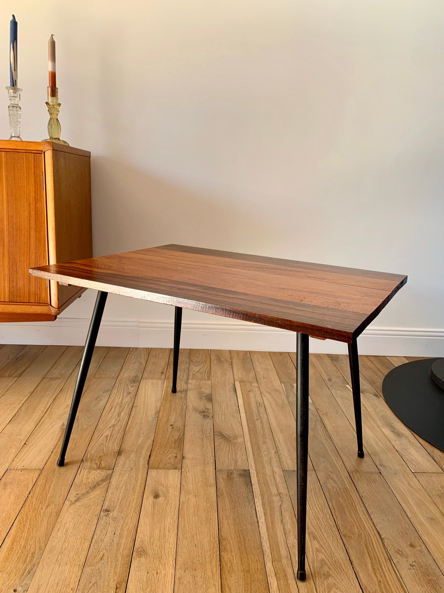 Table basse en bois et pieds compas design années 60