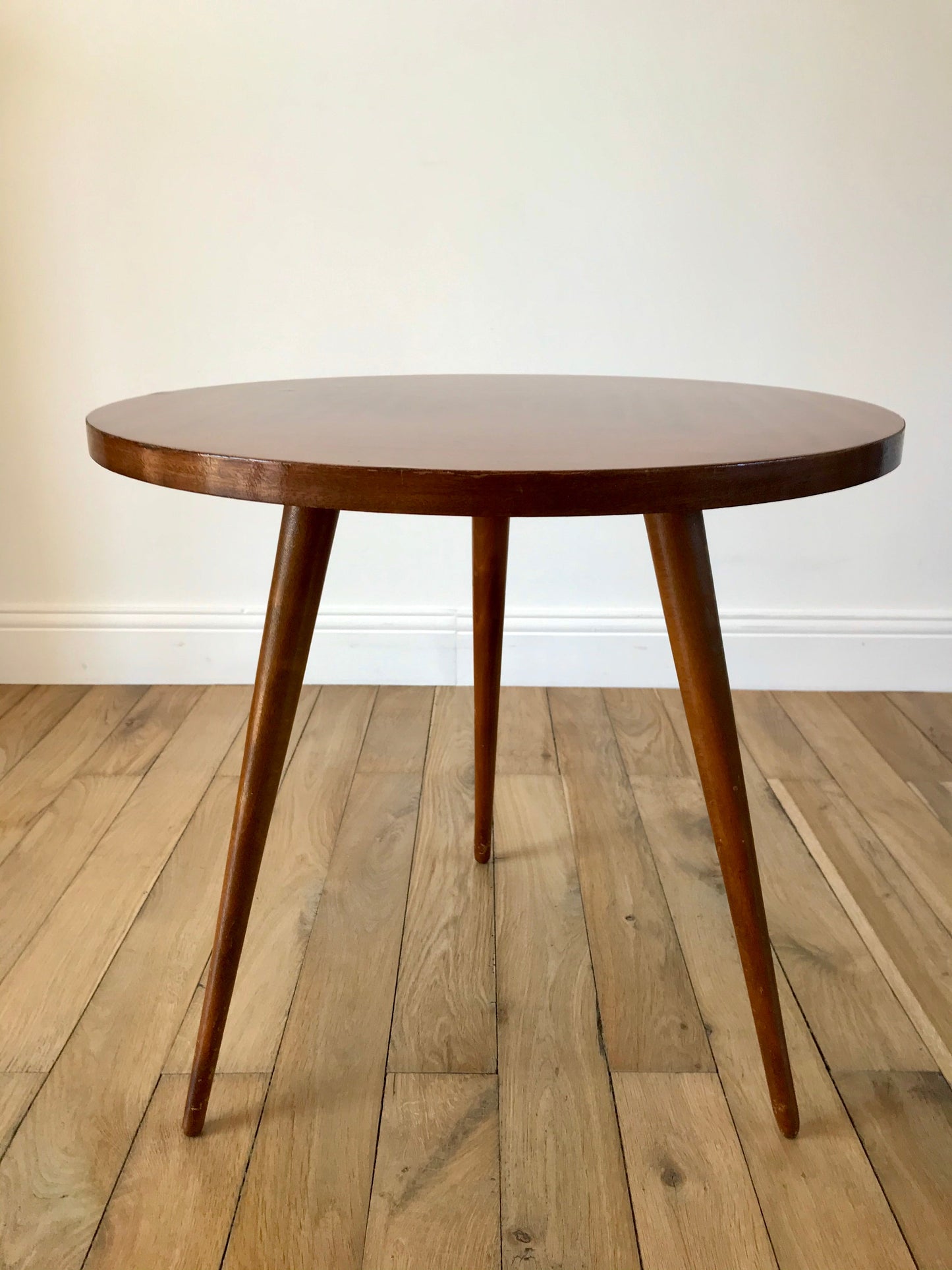 Table basse tripode en bois et marqueterie design scandinave années 50-60