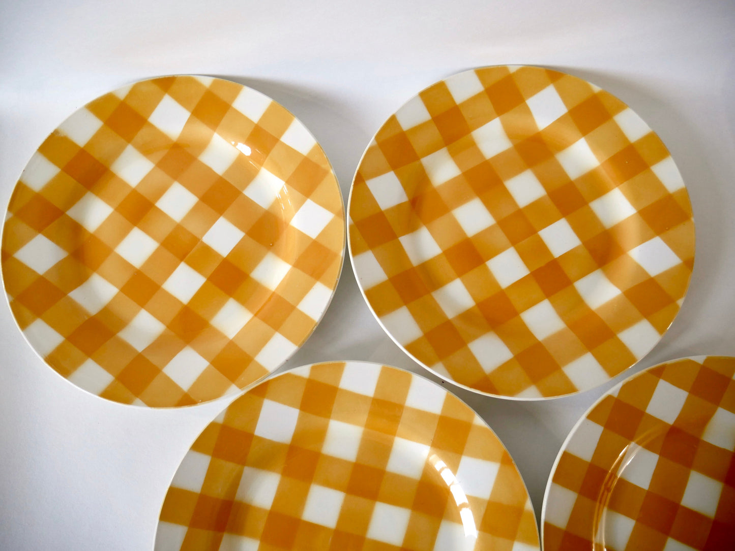 Lot de 4 assiettes plates Digoin Sarreguemines pour Kilt modèle "Écossais" jaune années 50