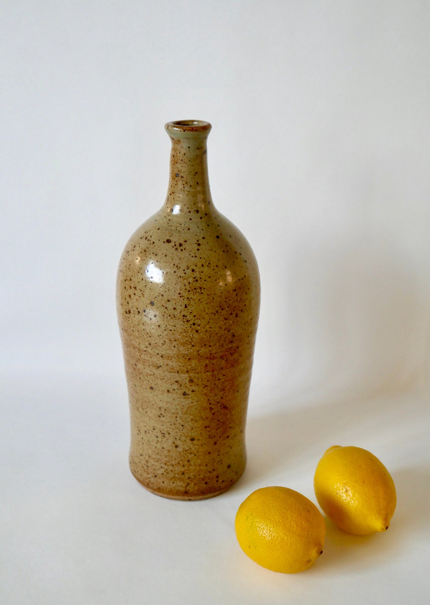 Bouteille en céramique / grès / poterie vintage années 70 signée