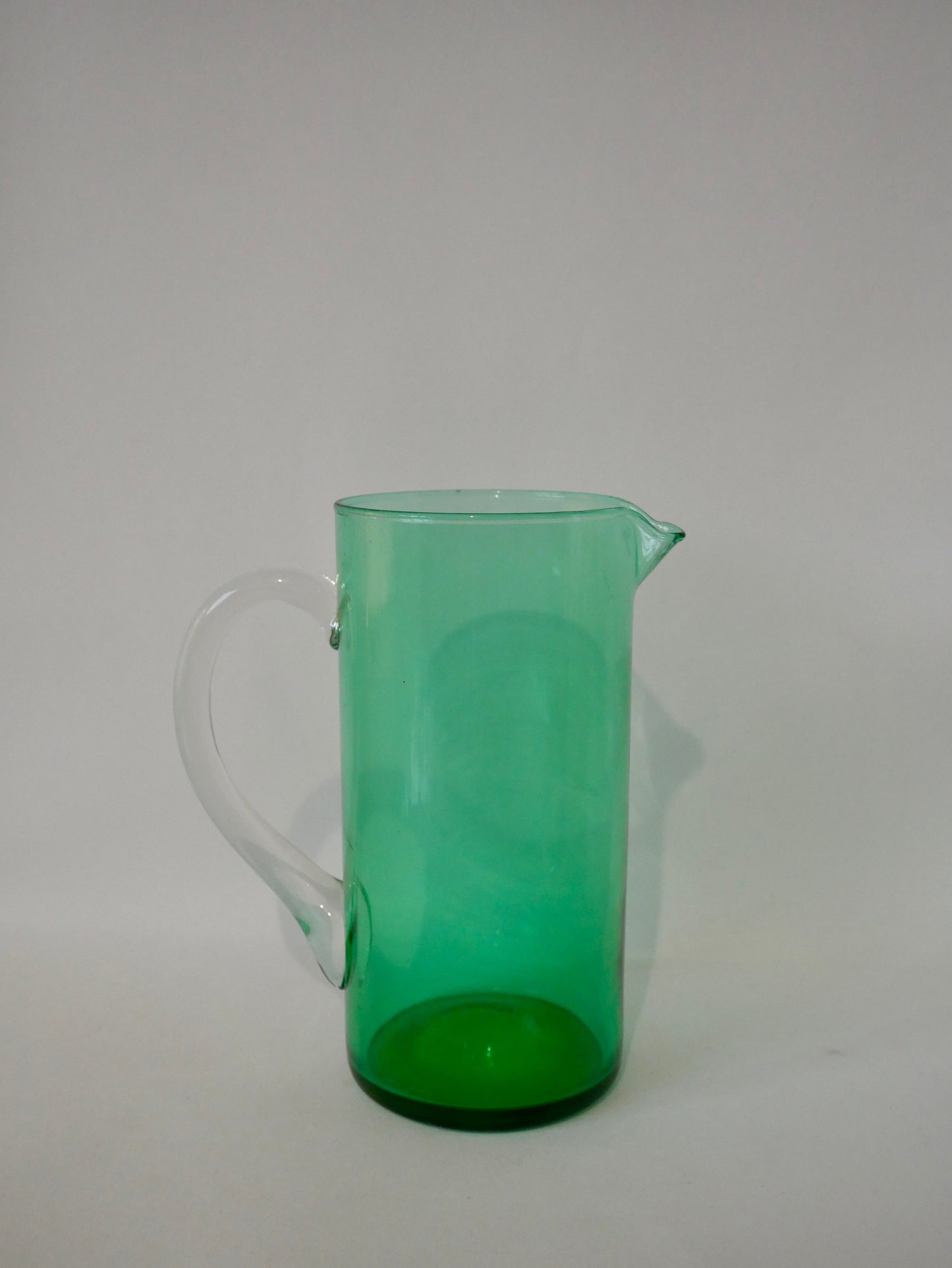 Pichet en verre vert années 70