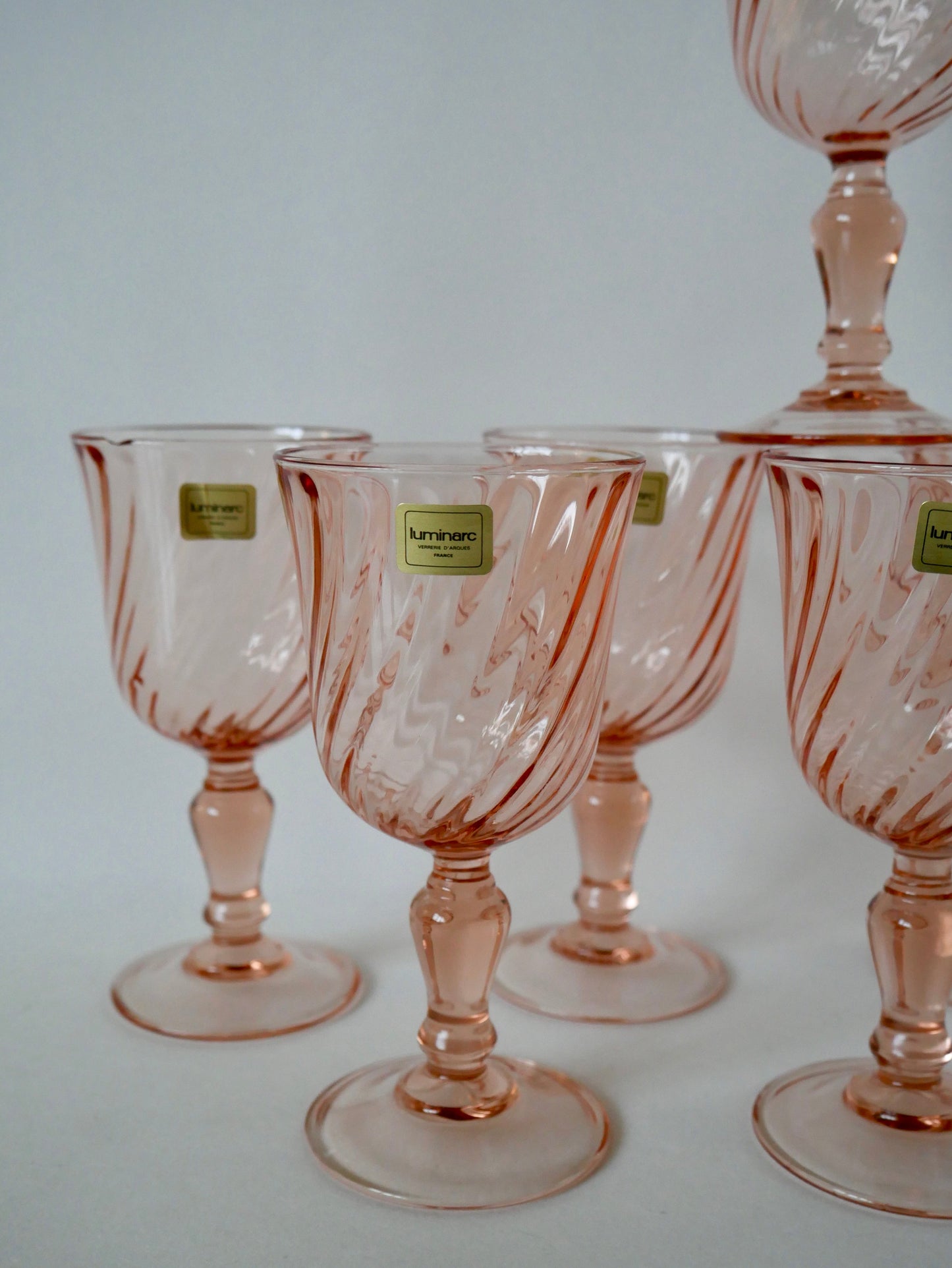 Ensemble de 6 verres à vin Rosaline Luminarc en verre rose facetté 18cl années 60