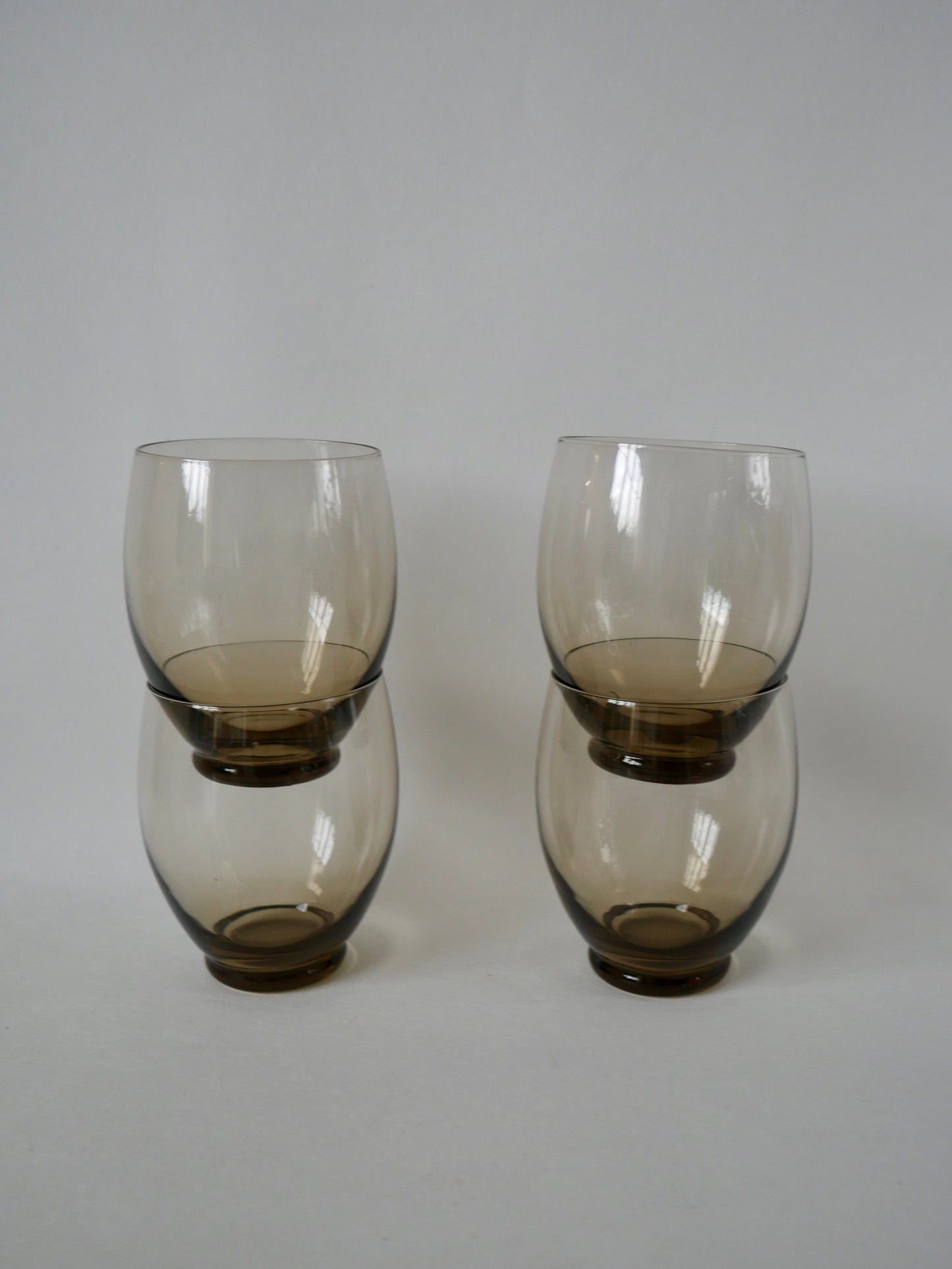 Lot de 4 grands verres à eau design en verre fumé art déco années 30