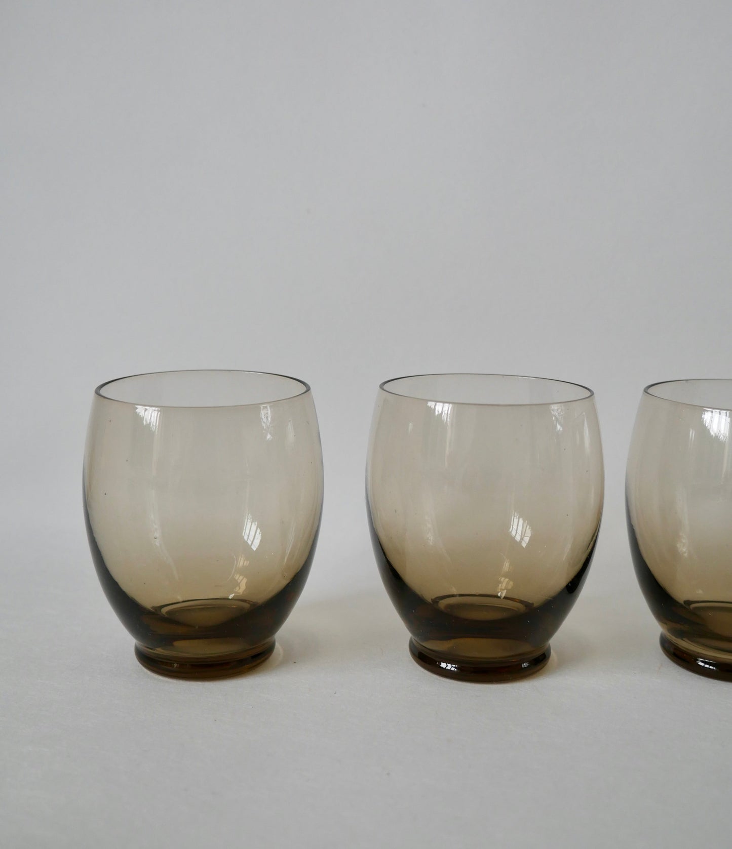 Lot de 5 verres à eau design en verre fumé art déco années 30