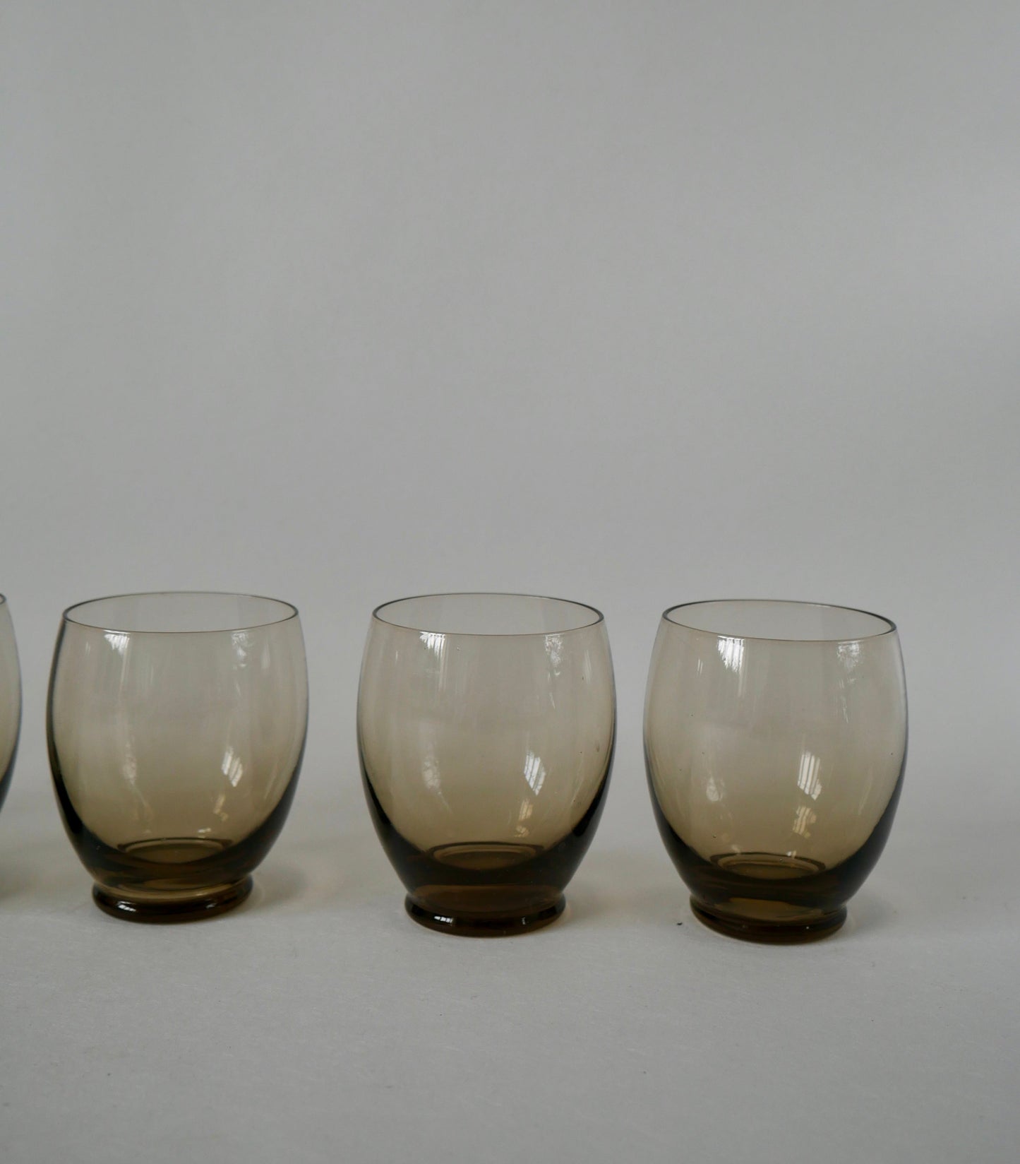 Lot de 5 verres à eau design en verre fumé art déco années 30