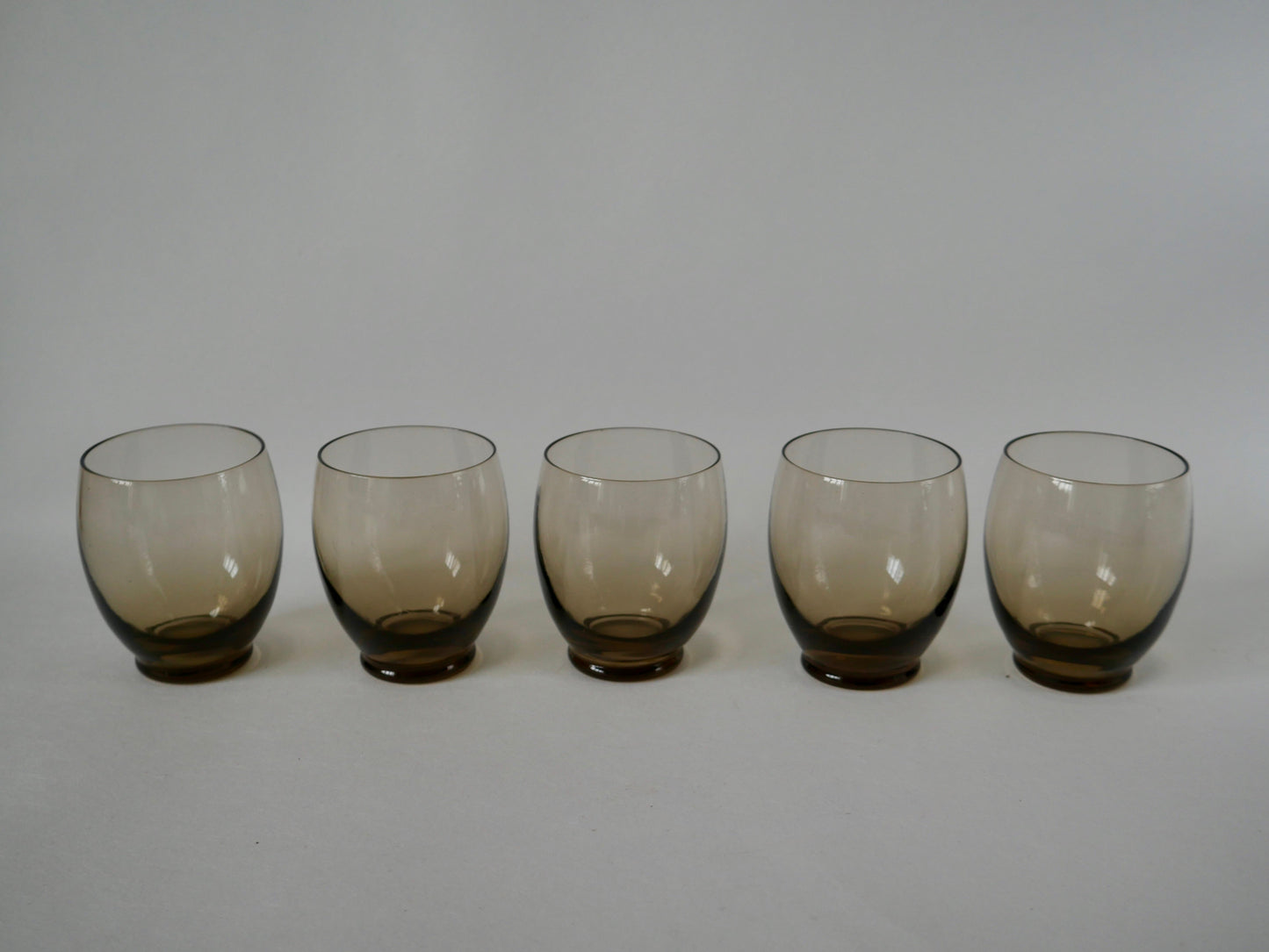 Lot de 5 verres à eau design en verre fumé art déco années 30