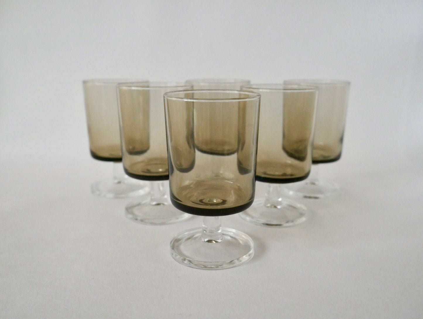 Lot de 6 verres à vin en verre fumé Luminarc années 70