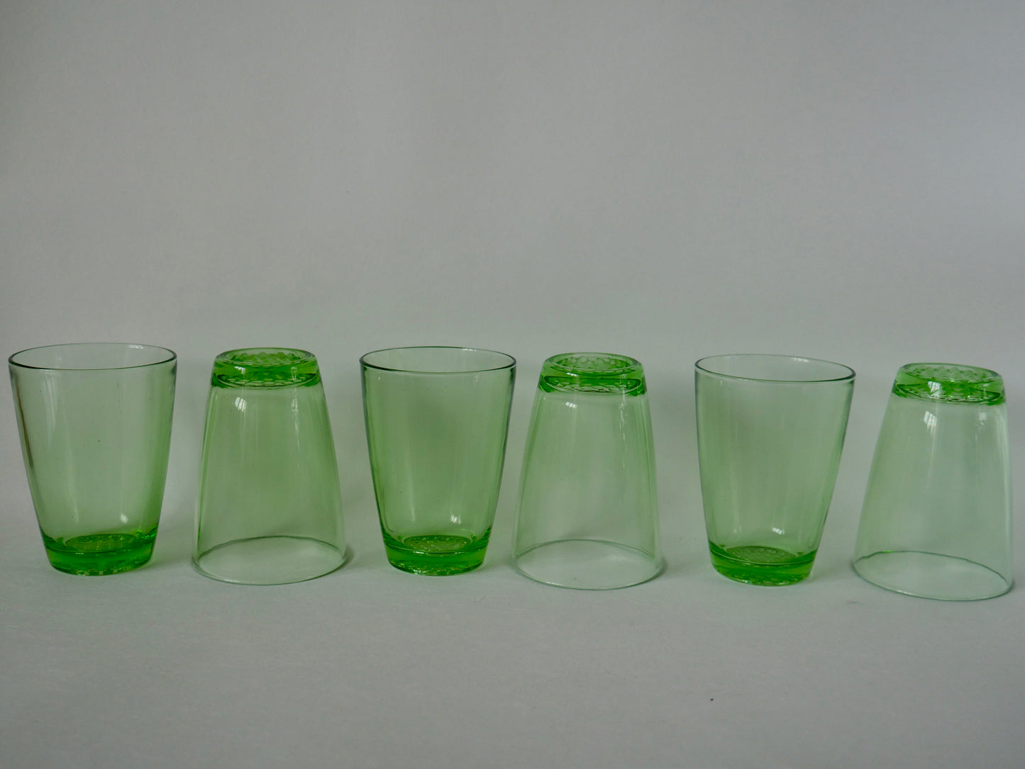 Lot de 6 verres à eau Made in France en verre vert, 1970