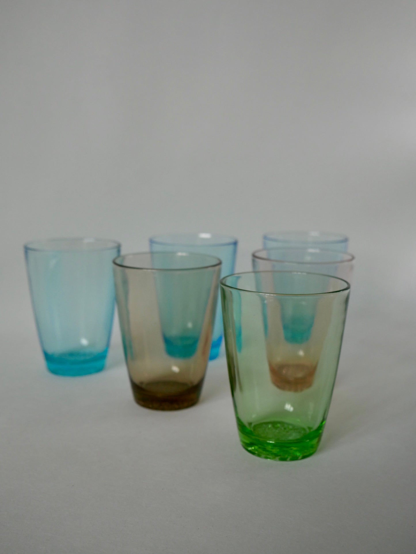 Lot de 6 verres à eau Made in France en verre coloré années 70