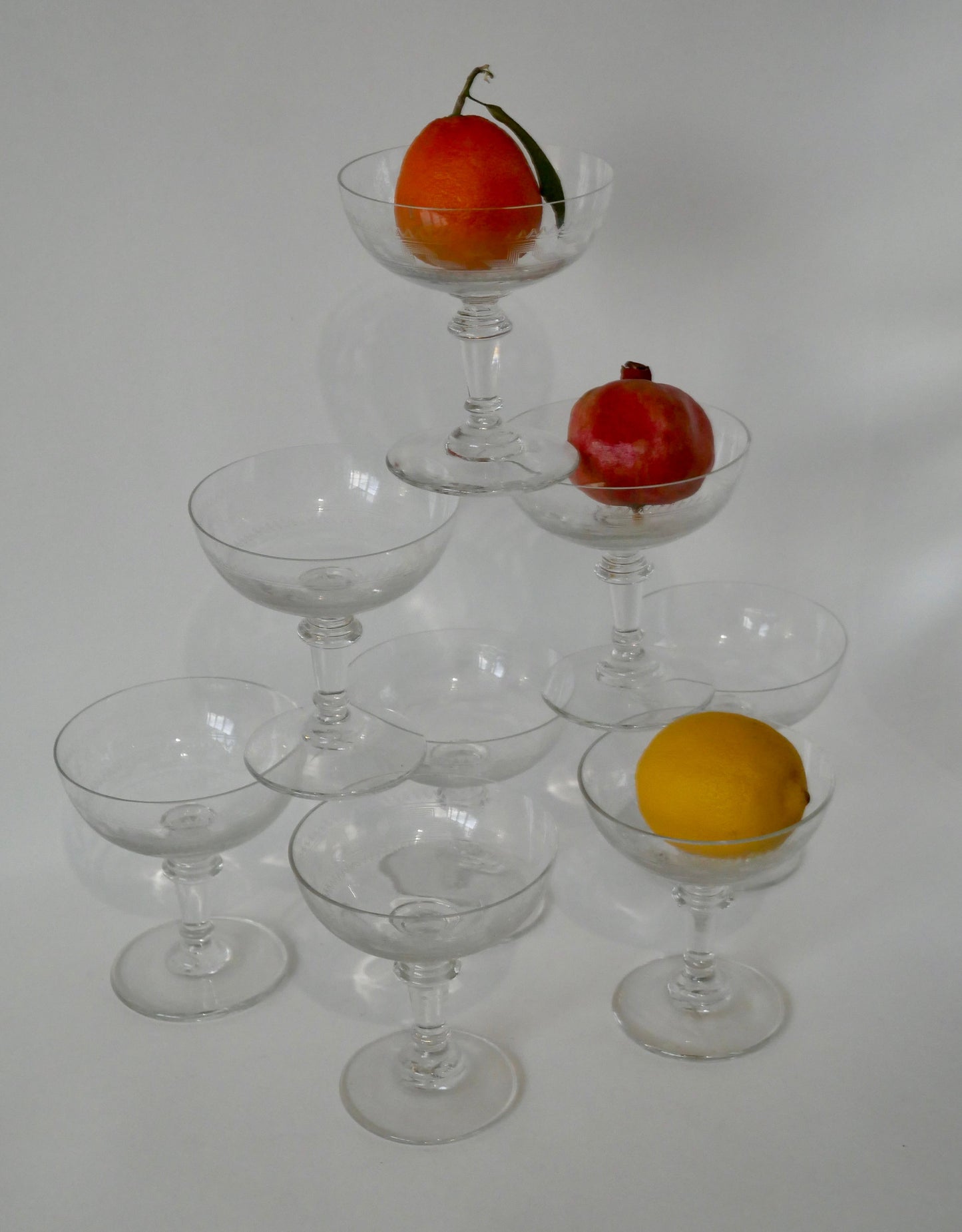 Ensemble de 8 coupes à champagne en cristal gravé années 30-40