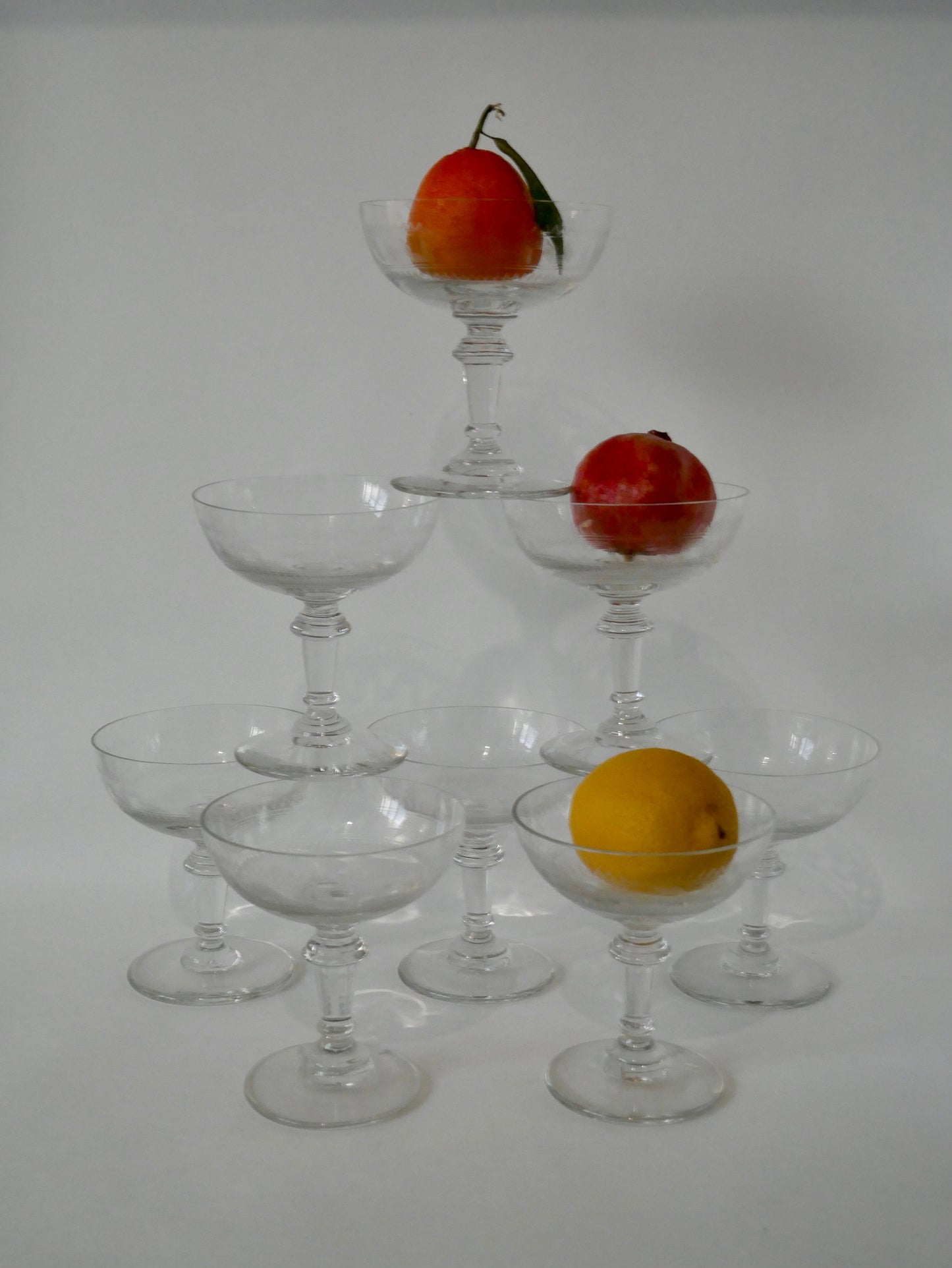 Ensemble de 8 coupes à champagne en cristal gravé années 30-40