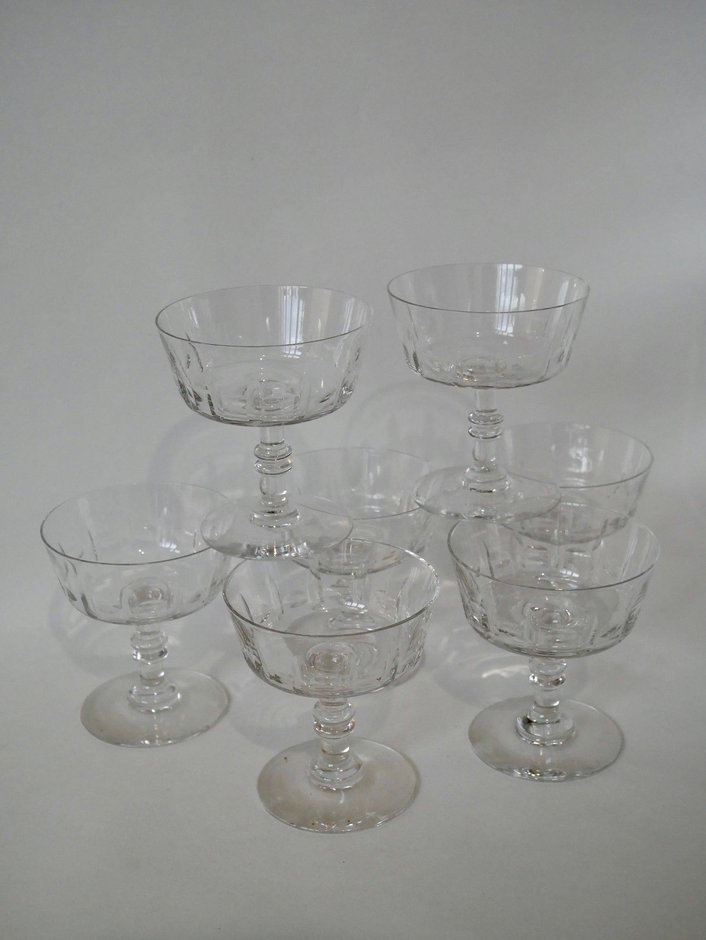 Ensemble de 7 coupes à champagne en cristal années 30-40