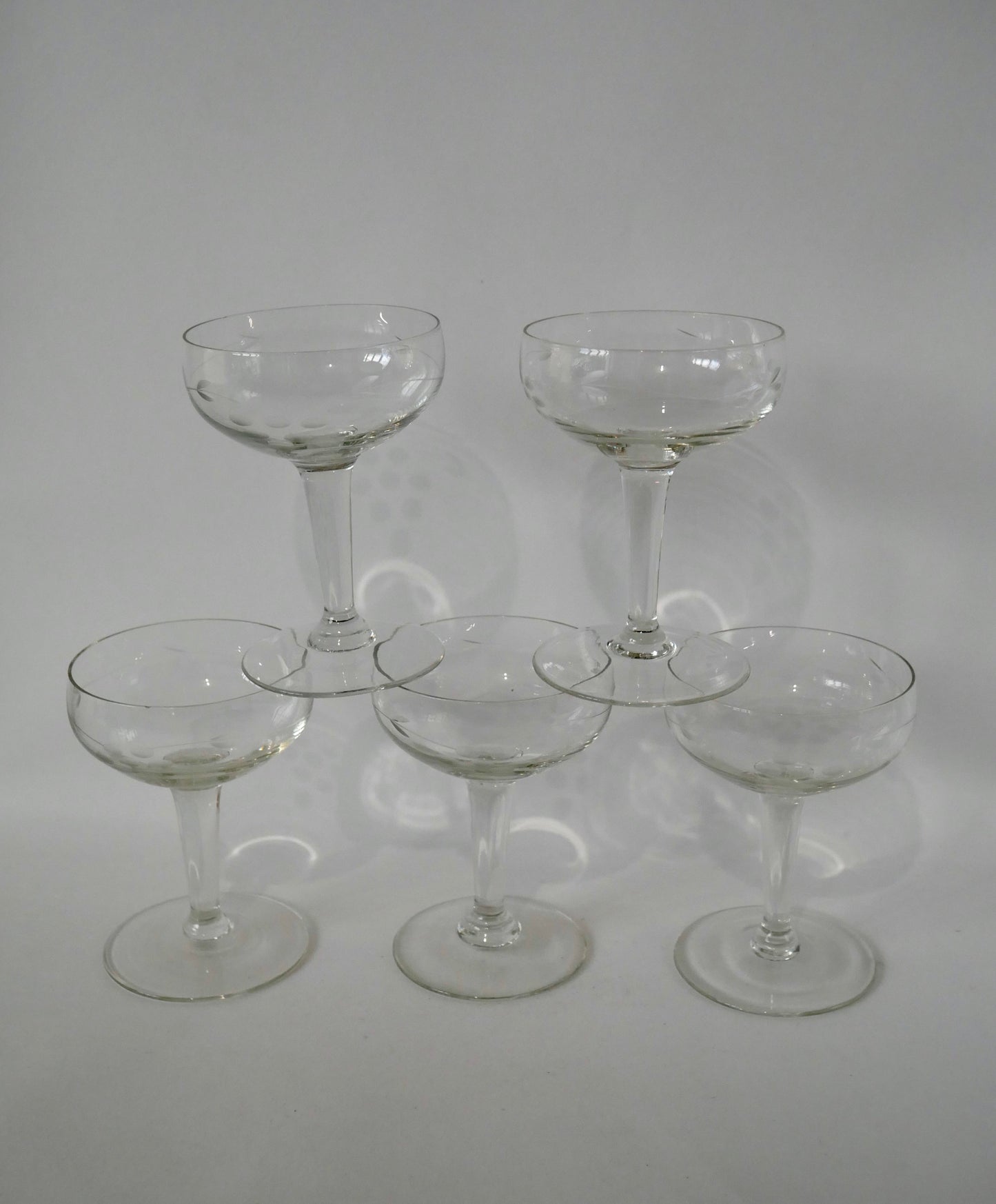 Ensemble de 5 coupes à champagne en cristal ciselé et gravé années 30-40