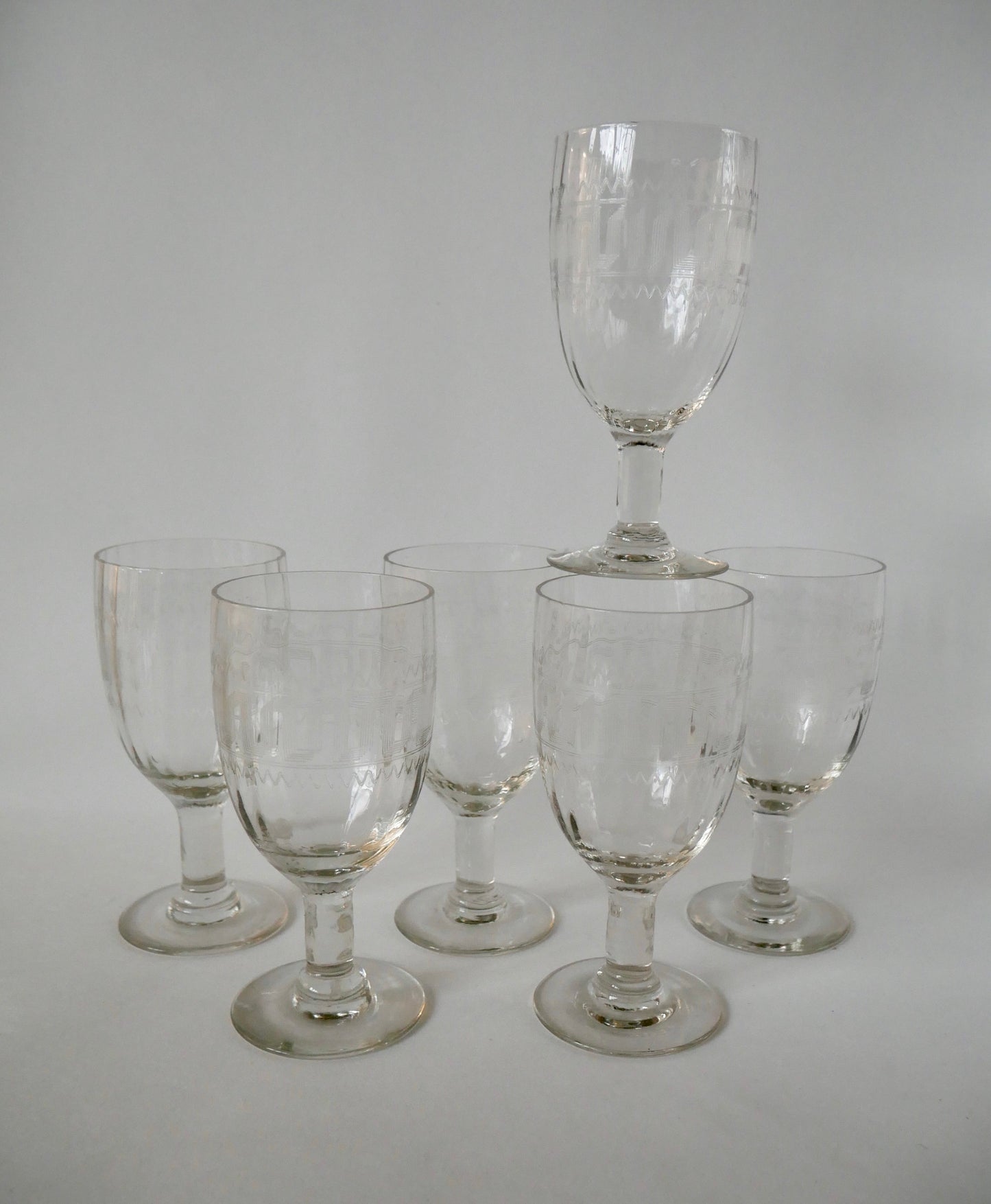 Ensemble de 6 verres vin dentelés en cristal gravé années 30