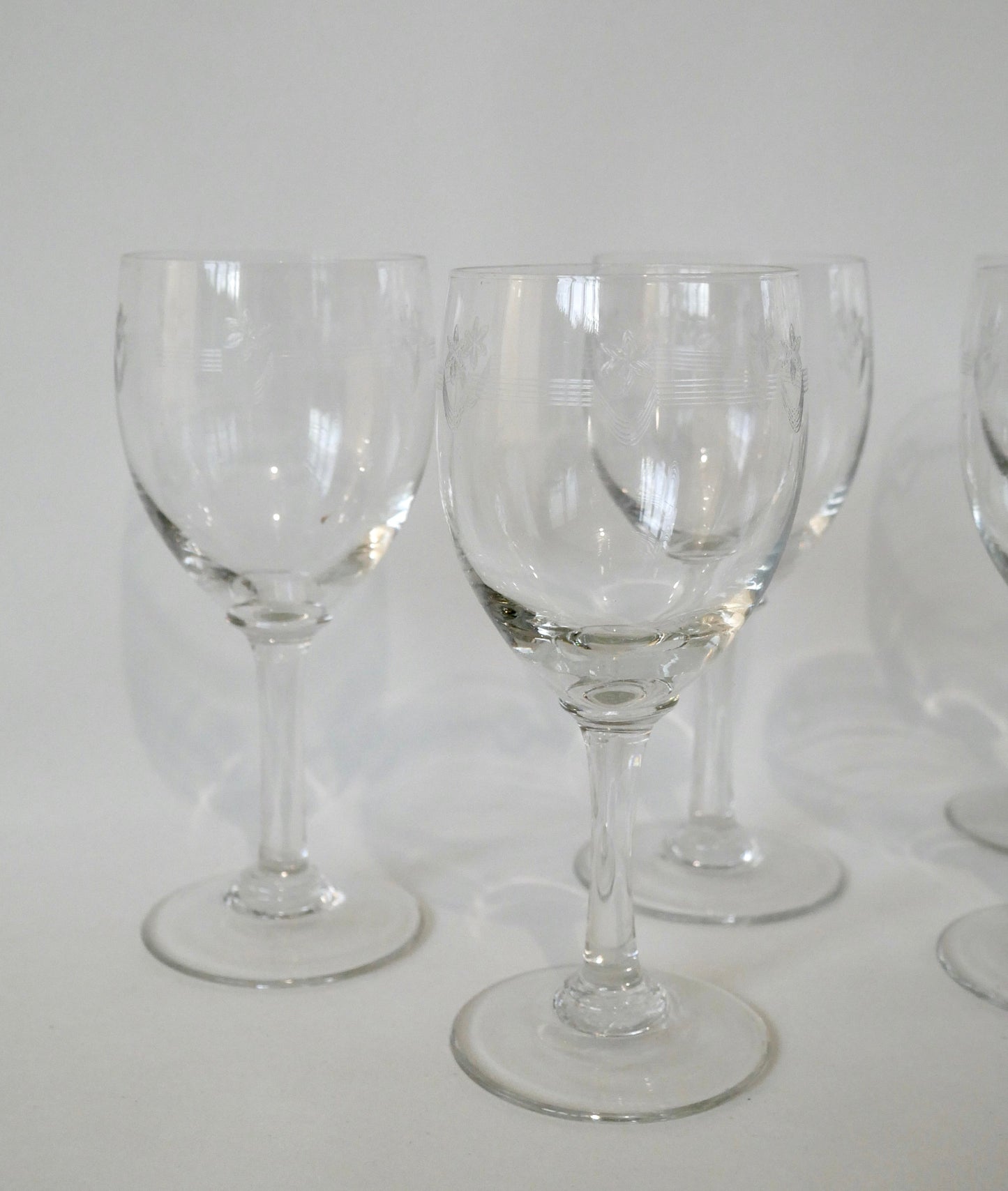 Ensemble de 6 verres vin en cristal gravé années 30-40